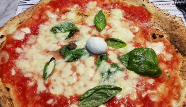 Pizze che si possono mangiare in gravidanza Credits © Sorbillo Instagram