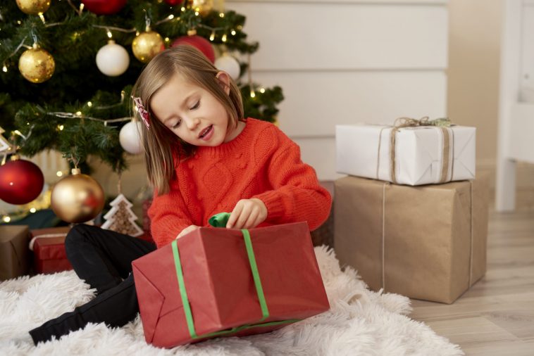 Regali Di Natale Per I Figli.Quanti Regali Fate Generalmente Ai Vostri Figli A Natale La Regola Dei 4 Regali