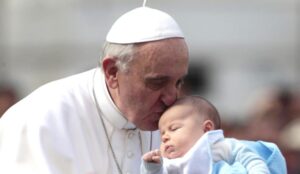papa francesco mamme allattare in chiesa